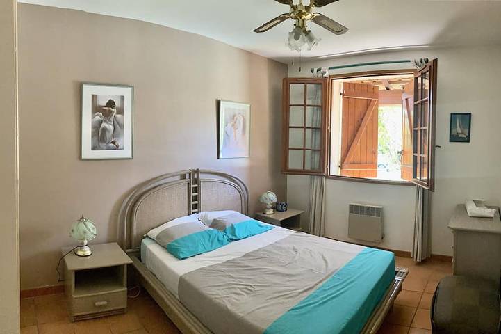 Villa pour 8 personnes, avec jardin et terrasse, animaux acceptés à Fréjus - 2