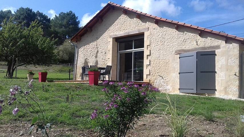 Gîte pour 6 personnes, avec terrasse et jardin - 1