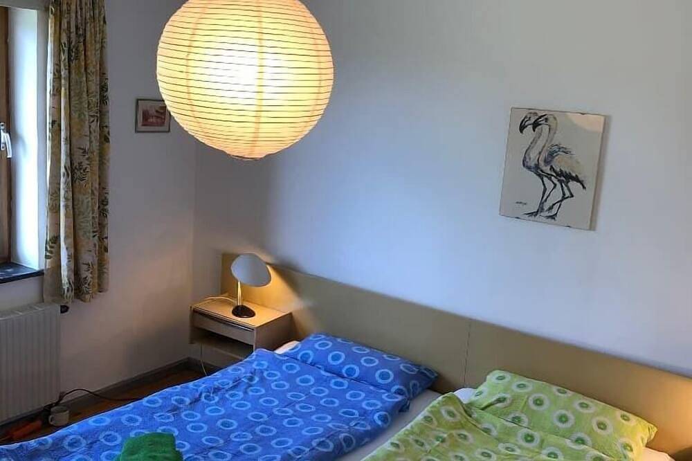 Ganze Wohnung, Geräumiges Feriendomizil (90 m2) mit Balkon in Neunburg vorm Wald, Naturpark Oberpfälzer Wald