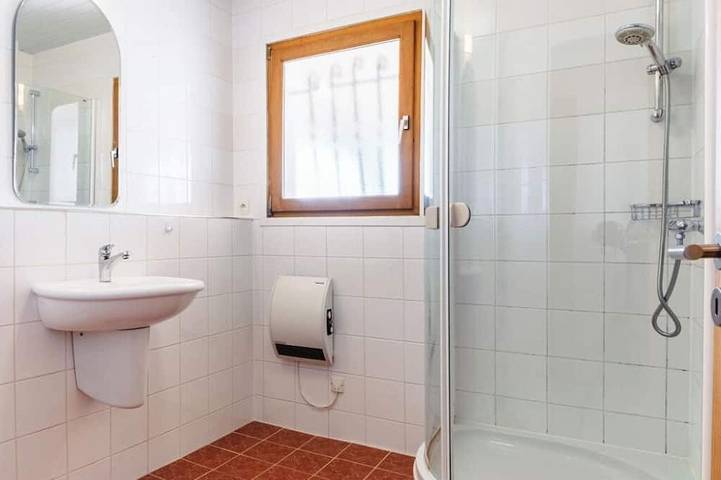 Location de vacances pour 6 personnes, avec terrasse ainsi que jacuzzi et jardin à Siran - 4