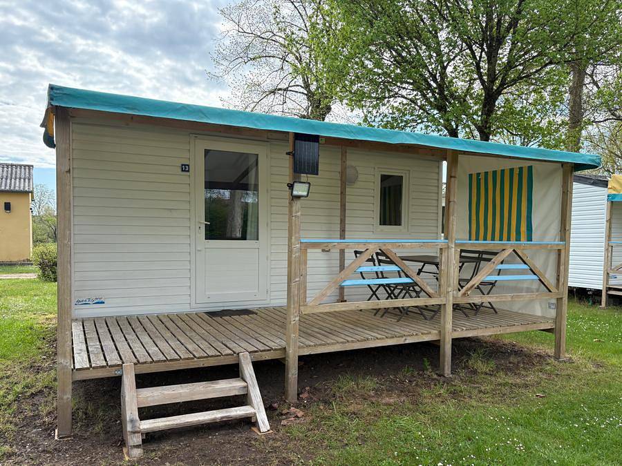 Camping de l'Arquebuse - Mobilhome 4 personnes - 4 Pers, 1Ch, Avec Sanitaires in Athée, Région de Dijon
