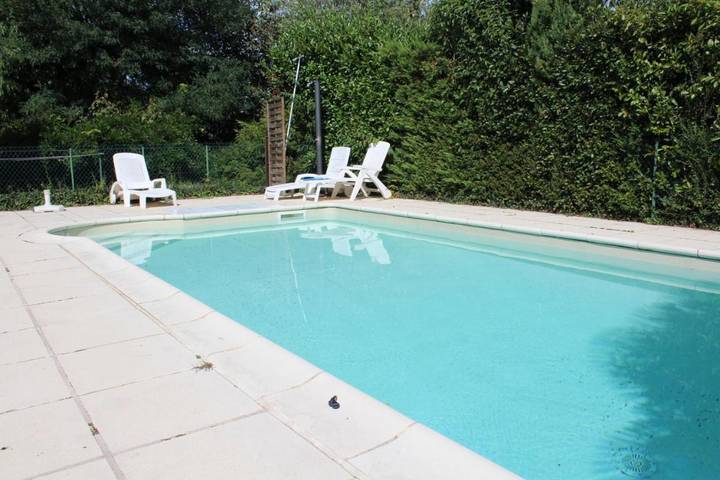 Location de vacances pour 6 personnes, avec piscine et jardin à Cours-de-Pile - 3
