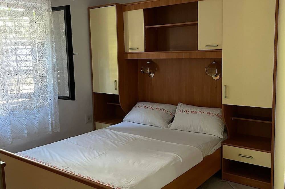 Ganze Wohnung, 2-Zimmer-Ferienwohnung mit Terrasse und Meerblick Bucht Donja Krušica, Solta in Solta