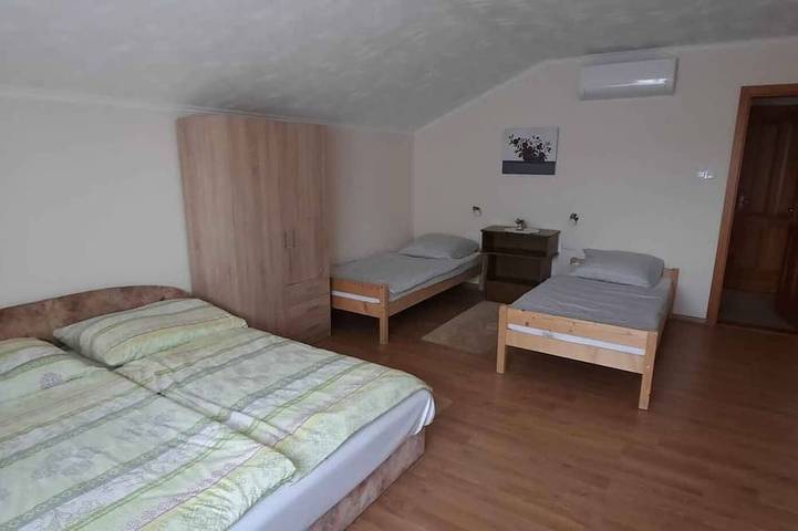 Ganze Wohnung, Ferienwohnung mit Wlan und Klimaanlage in Keszthely, Balaton Region