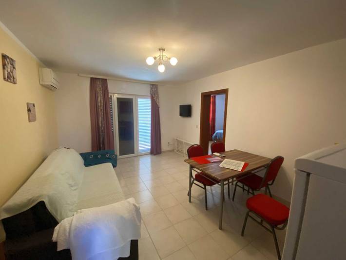 Ganze Wohnung, Vila Meri apartment 2 - Charming Apartment Steps from the Beach Srima – Vodice in Srima, Šibenik-Knin