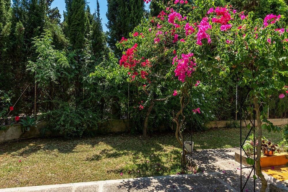 Apartment Bougainvillea es un lugar perfecto para unas vacaciones inolvidables. in Puerto de Sóller, Sóller