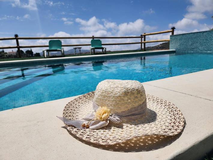 Casa rural para 6 personas, con vistas y terraza además de piscina y jardín en Canillas de Albaida - 3