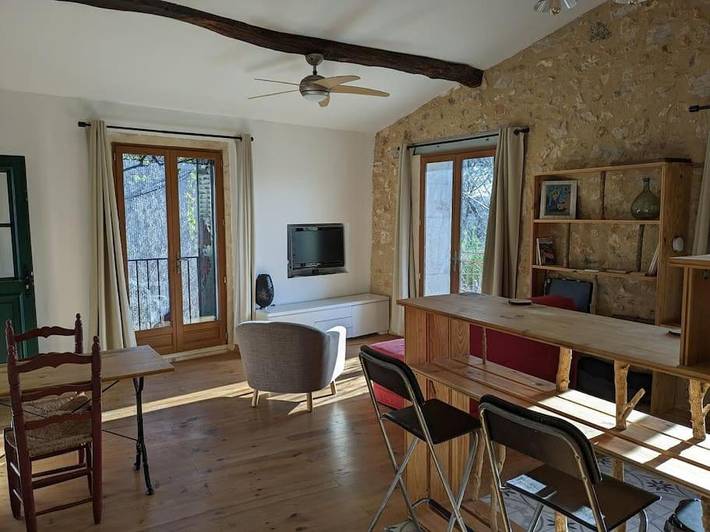 Gîte pour 3 personnes, avec Balcon et Terrasse ainsi que Jardin et Vue à Argelliers