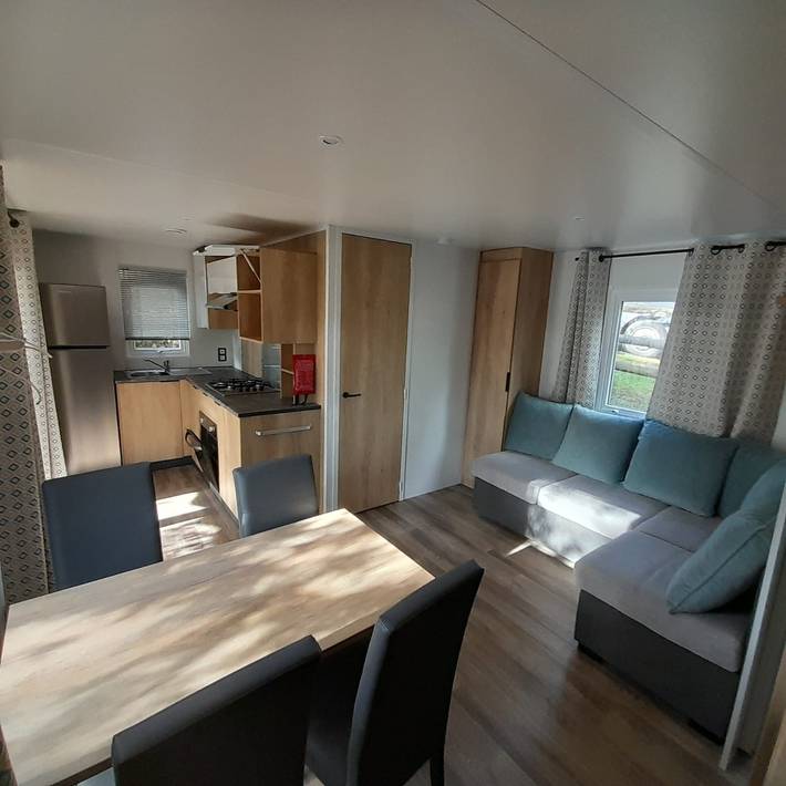 Camping pour 4 personnes, avec jardin et terrasse à Les Mathes