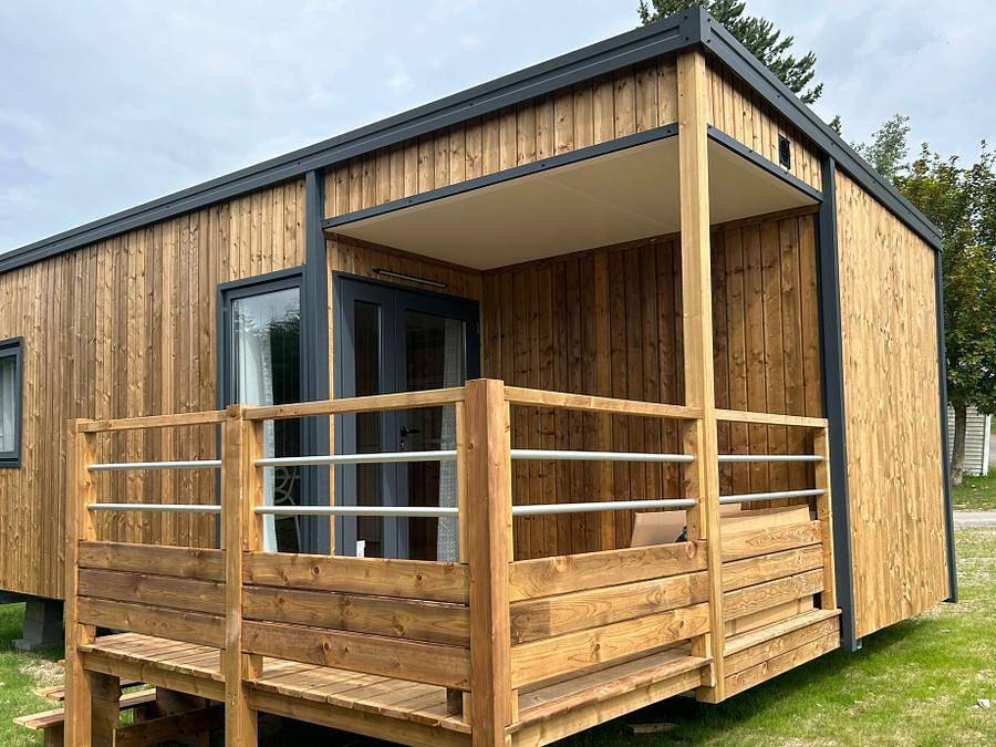 Camping Domaine de La Pinede - Mobilhome 4 personnes - Cabane confort + 2 chambres in Étaples, Région de Montreuil