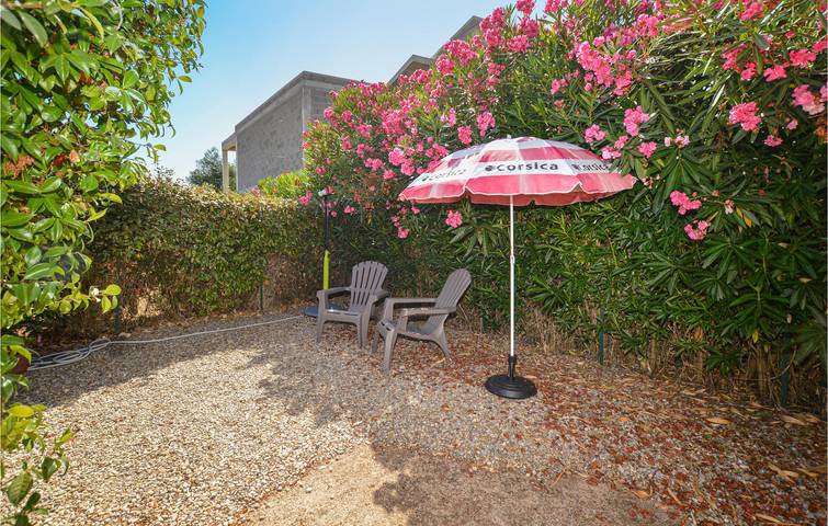 Cozy Terrace Apartment 500m from Coastline, 2km from River Le Golo in Venzolasca, Arrondissement de Corte