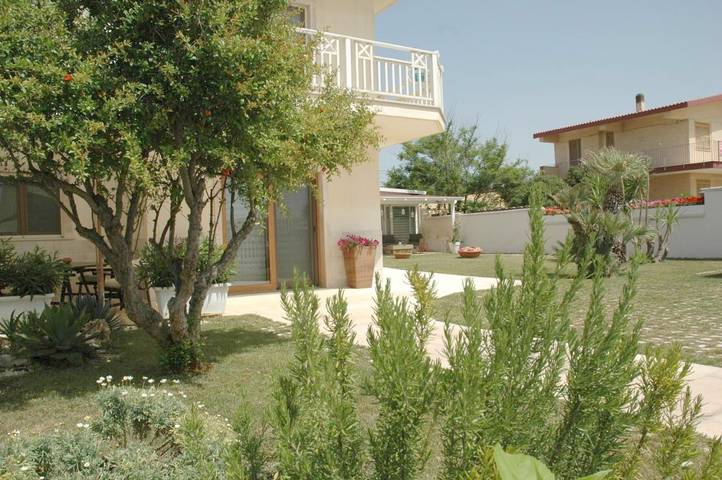 Gîte pour 4 personnes, avec vue et jardin, adapté aux familles dans Castellaneta Marina - 3
