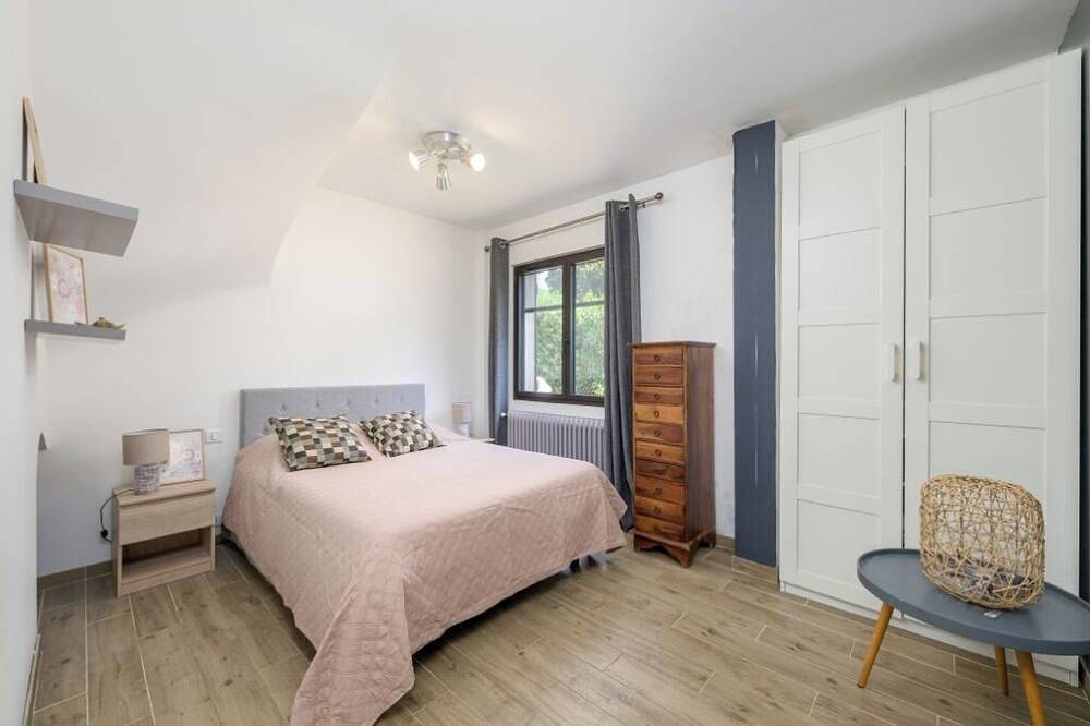 Entire apartment, Vacation Villa For Rent In Biot In The Bois Fleuri District in Biot, Cannes region