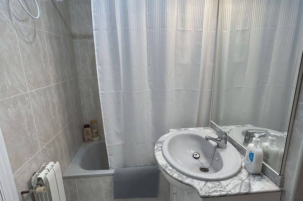 Entire apartment, First row Berria beach !!! with Large Pool in Santoña, Cantabrian Coast
