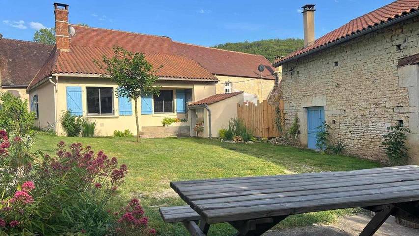 Location de vacances pour 4 personnes, avec jardin et terrasse à Bouzic