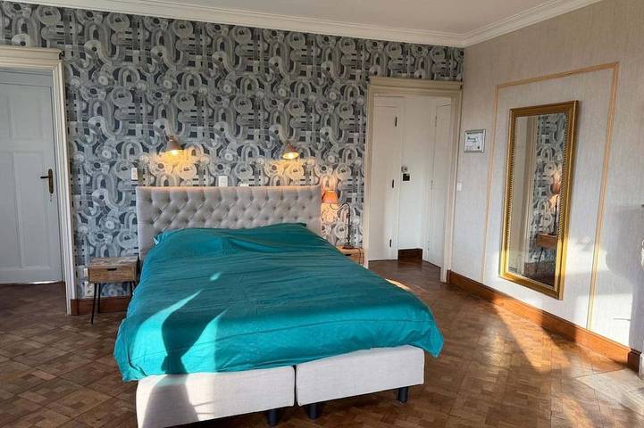 Gîte pour 32 personnes, avec jardin et terrasse ainsi que sauna et jacuzzi à Chiny - 2