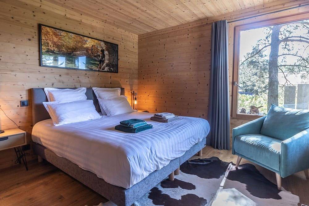 Lujoso lodge con spa privado y acceso a campo de golf y piscina, ideal para familias y grupos in Le Chambon-sur-Lignon, Macizo Central