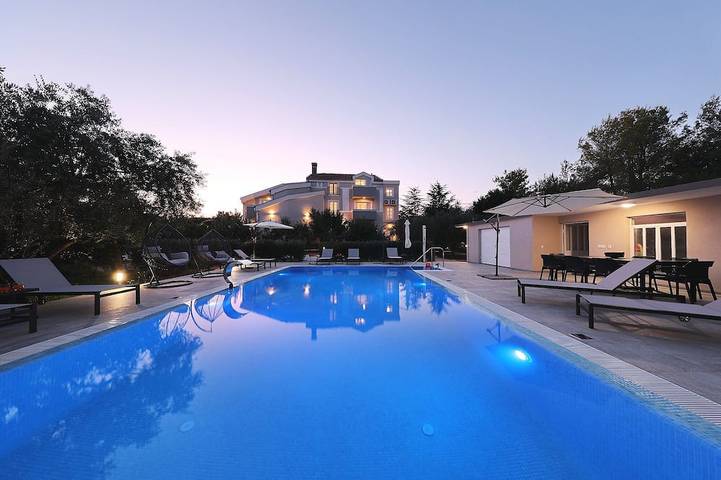 Ferienhaus für 12 Personen, mit Garten