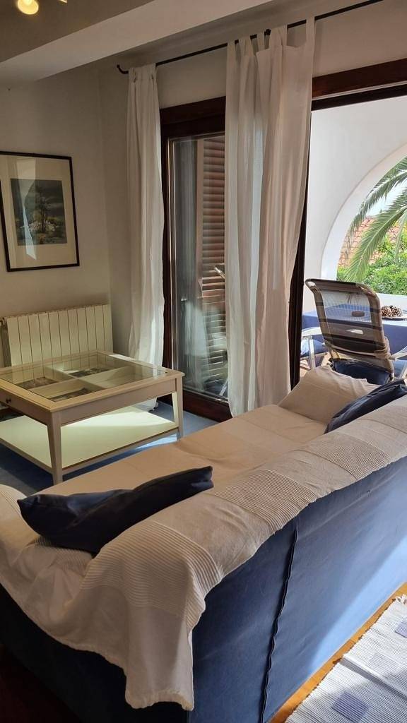 Ganze Wohnung, 2-Zimmer-Ferienwohnung mit Terrasse und Meerblick Pjescana Uvala, Pula A-27435-a in Pjescana Uvala, Südküste Istrien