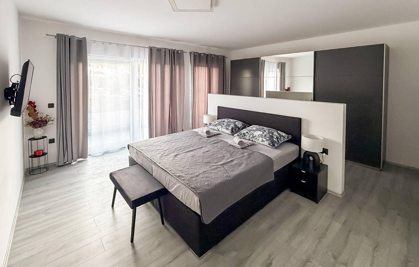 Gemütliche 2-Zimmer-Wohnung mit Terrasse in der Nähe des Flusses Krka und des Prokljansko-Sees in Raslina, Šibenik-Knin