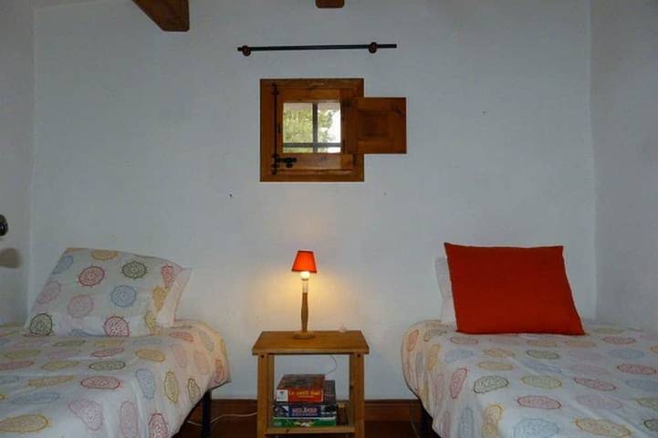 Gîte pour 5 personnes, avec terrasse ainsi que piscine et jardin à Tortosa - 4