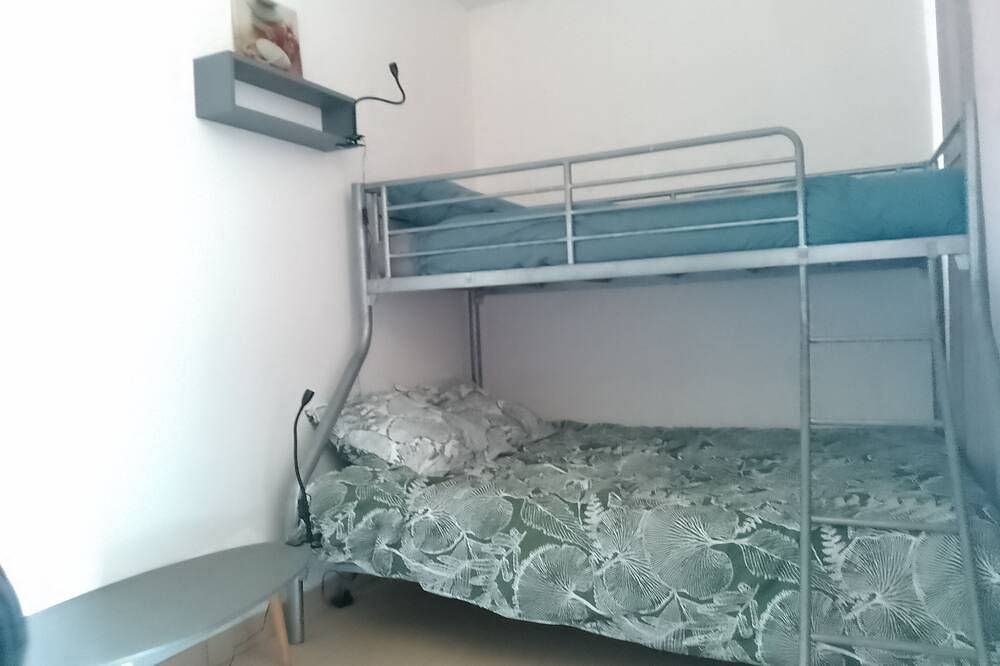 Entire apartment, Studio in Plogoff (Cap-Sizun/ Pointe du Raz) in Pointe du Raz, Plogoff