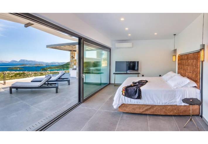Entire apartment, Apartment "Desun Suites Golden" with Shared Pool, Sea View and Wi-Fi in Rachi, Greece