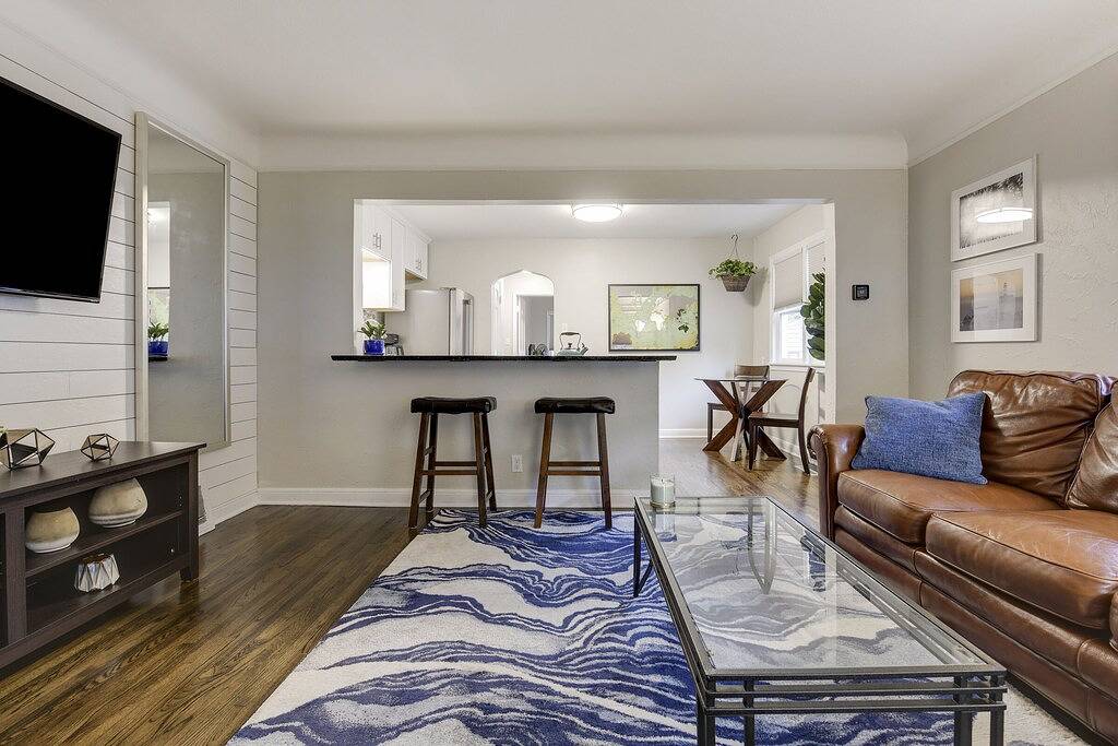 Walk to Falls / Close to Everything / Fenced Backyard in Minneapolis, Twin Cities