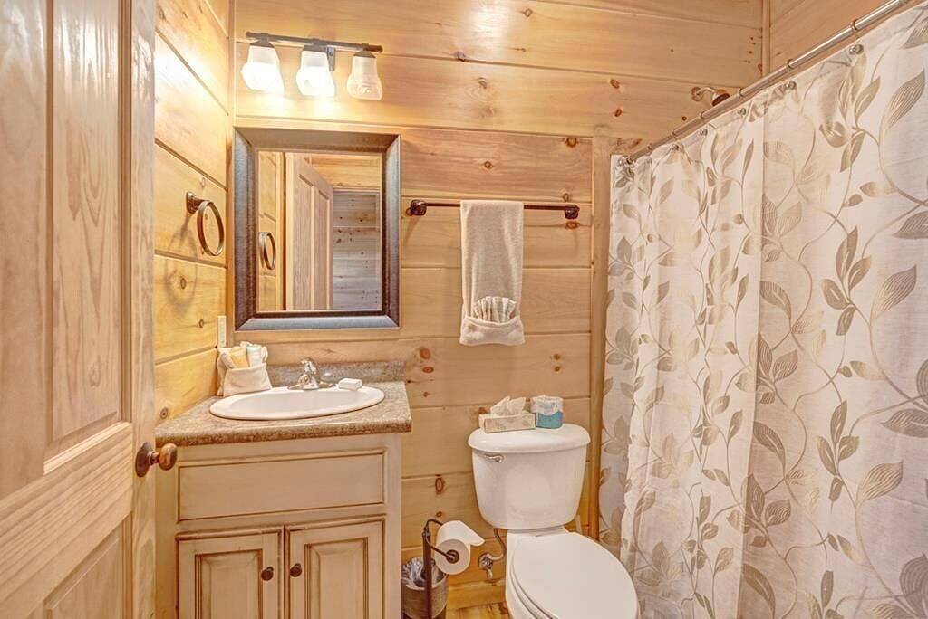 Harley's Hideaway / In der Nähe von Sehenswürdigkeiten im Hochland / Blick auf die Berge / Haustiere erlaubt -10% Last-Minute-Rabatt - Rabatt im Online-Angebot enthalten in Blue Ridge Parkway, Seven Devils