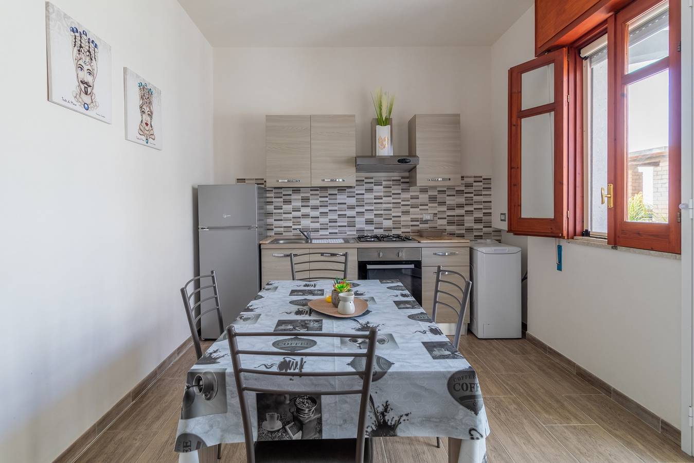 Appartamento intero, Appartamento per vacanze "Samuel Beach Con Patio E Veranda" con 2 terrazze private e Wi-Fi in Cava d'Aliga, Scicli