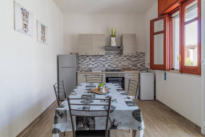 Appartement entier, Appartement de vacances "Samuel Beach Con Patio E Veranda" avec 2 terrasses privées et Wi-Fi in Cava d'Aliga, Scicli