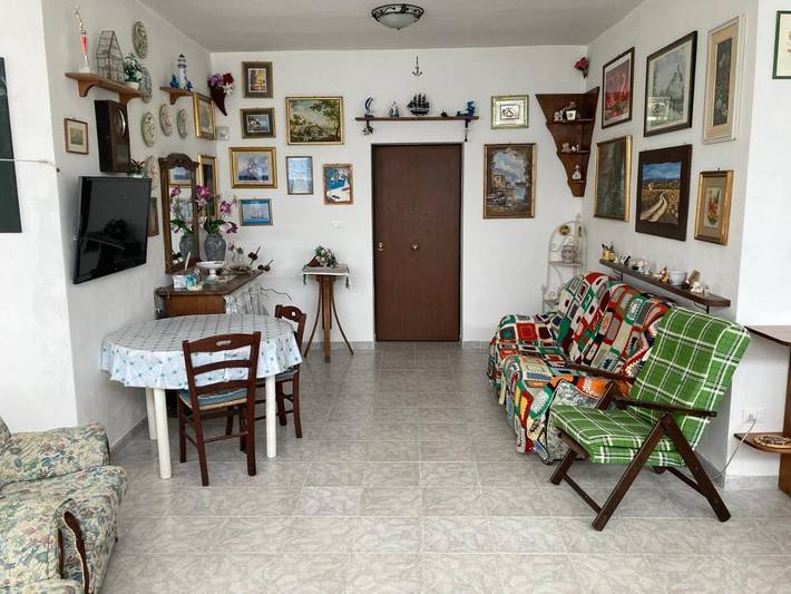 Location de vacances pour 9 personnes, avec vue et jardin à Fondi