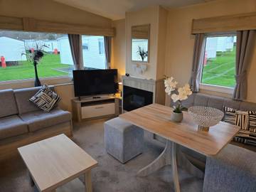 Glamping for 8 People in Borth, Ceredigion, Photo 2