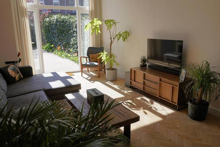 Ferienwohnung für 4 Personen, mit Ausblick und Garten in Delft