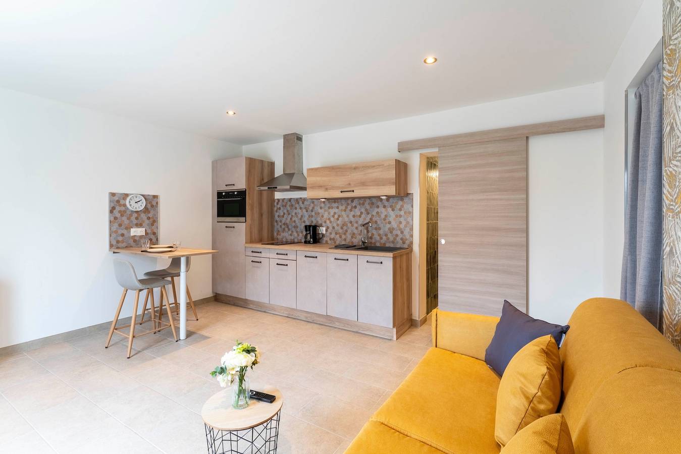 Estudio entero, Estudio 'Marquet' con jardín compartido y aire acondicionado in Beaucaire, Region de Nimes