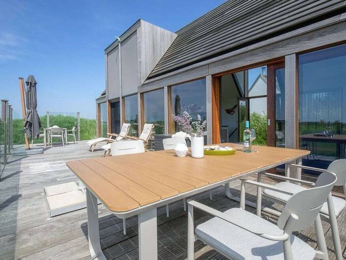 Ferienhaus für 4 Personen mit Terrasse in Den Hoorn, Westfriesische Inseln
