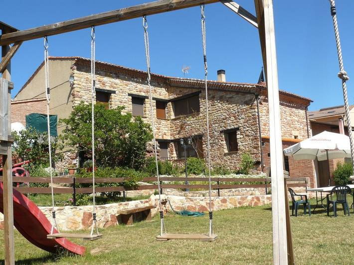 Landhaus 'La Chimenea De Soria I' mit Bergblick, Gemeinschaftspool und Wlan in Espeja de San Marcelino, Soria Provinz