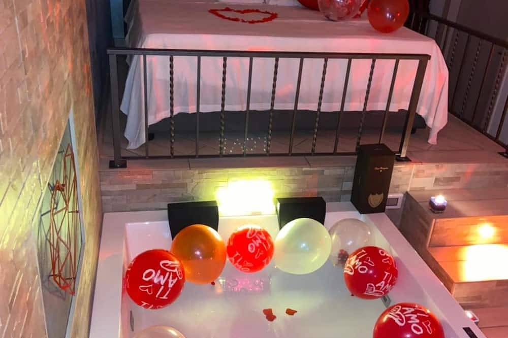 Apartamento entero, Apartamento 'Sweetlove' con vistas a la montaña, Wi-Fi y aire acondicionado in Terracina, Agro Pontino