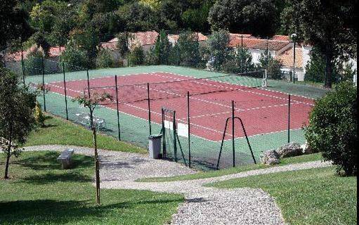 Location de vacances pour 6 personnes, avec terrasse ainsi que piscine et bassin pour enfant, adapté aux familles dans Plage De L Arneche Meschers Sur Gironde - 4