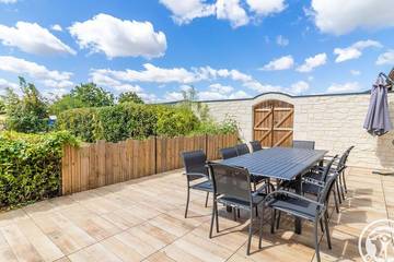 Gîte pour 8 personnes, avec terrasse et jardin ainsi que jacuzzi et piscine, animaux acceptés dans Maine-et-Loire