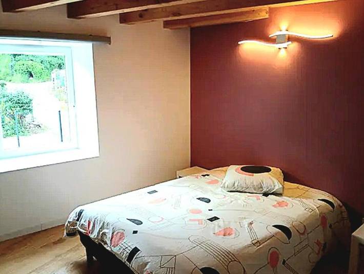 Location de vacances pour 8 personnes, avec jardin ainsi que piscine et vue à Cublize - 4