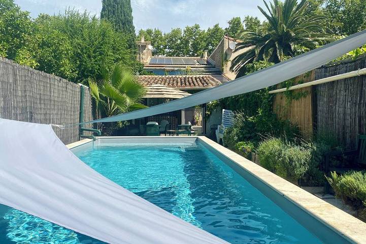 Location de vacances pour 11 personnes, avec jardin à Tourbes