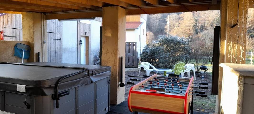 Location de vacances pour 3 personnes, avec Jacuzzi et Terrasse ainsi que Jardin et Vue dans Belonchamp