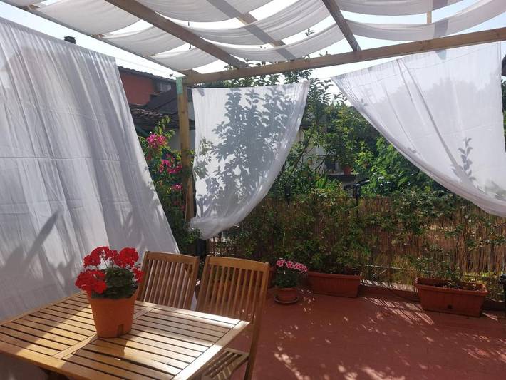 Appartamento per 3 persone, con giardino e panorama a Prato