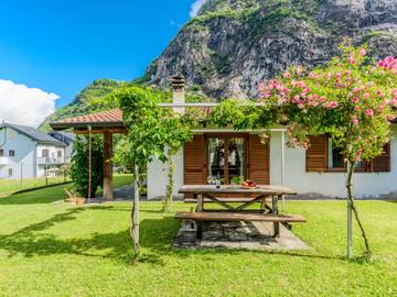 Ferienhaus für 6 Personen, mit Terrasse und Garten sowie Ausblick in der Lombardei