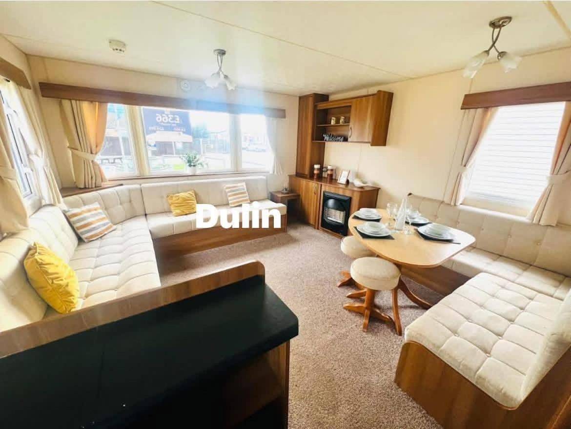 California cliffs caravan in California (Great Yarmouth), Great Yarmouth
