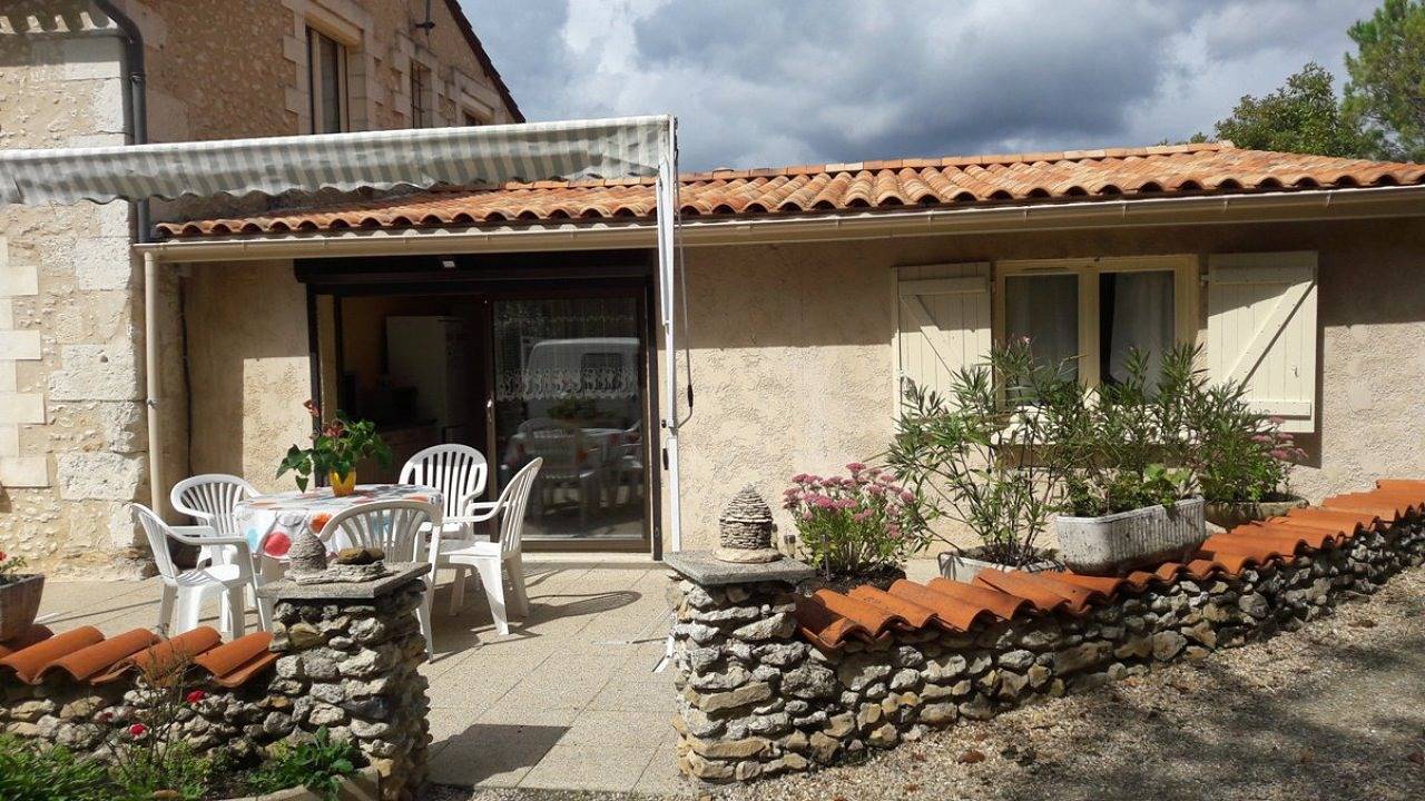 Gîte L'Orée des Bois in Sourzac, Périgord Blanc