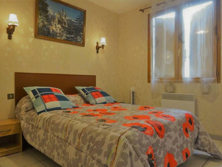 Gîte pour 6 personnes, avec piscine ainsi que terrasse et jardin à Auriac-du-Périgord - 4