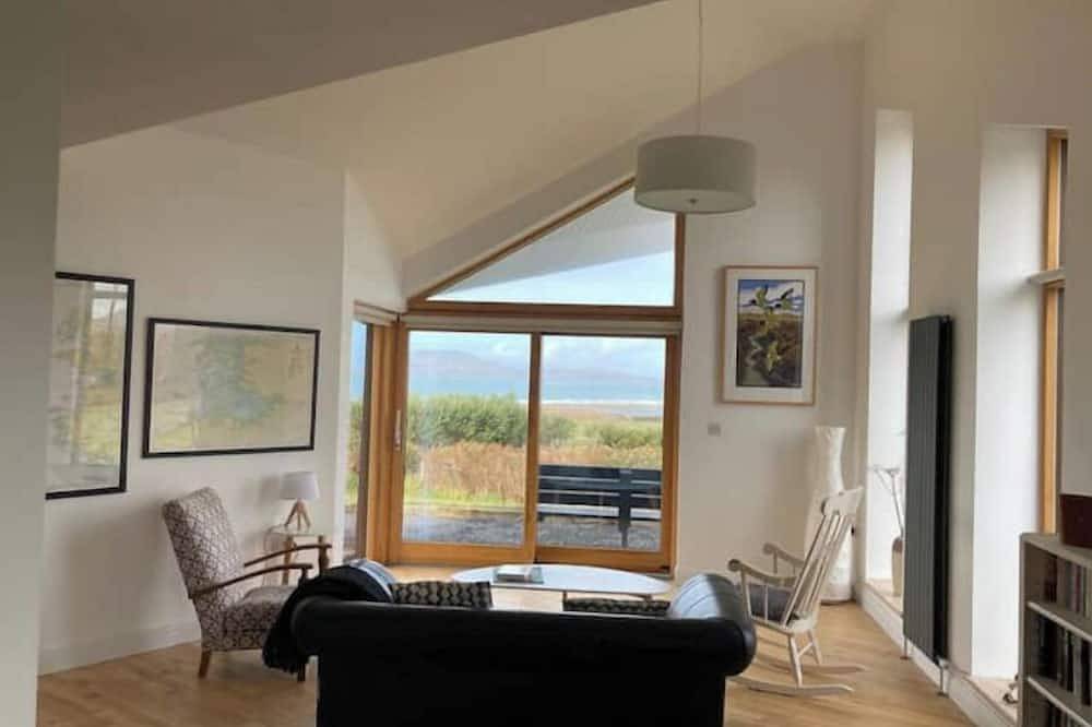 Charming 3-Bedroom Cottage in a Peaceful Countryside Setting in County Mayo