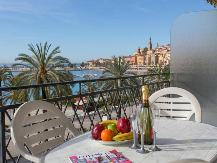 Location de vacances pour 3 personnes, avec Balcon et Terrasse dans les Alpes maritimes